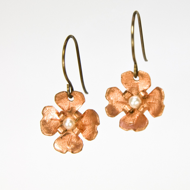 Copper Dogwood Flower Short Earrings